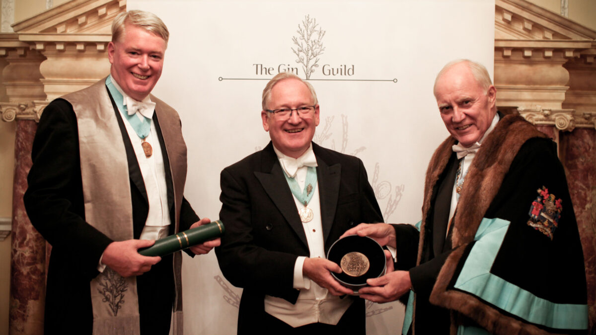 The Gin Guild Lifetime achievement award presented to Desmond Payne in October 2015